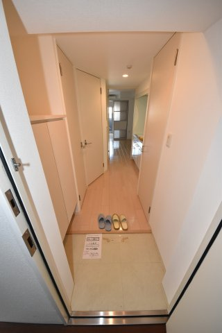 セレニテ本町エコートの玄関