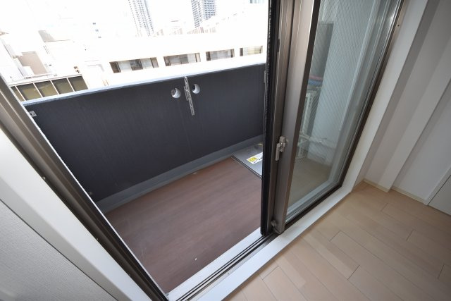 セレニテ本町エコートのバルコニー