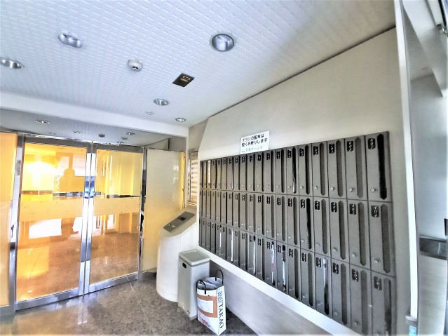 ラ・プラージュ段原のロビー|専用の収納スペースです