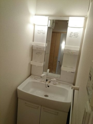 【洗面所】 | ベル・エトワールＢ | スペースが確保できる洗面所です