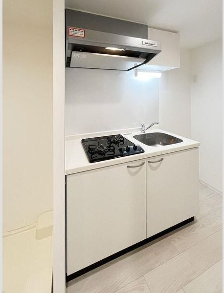 大阪市浪速区稲荷１丁目の賃貸マンションのキッチン
