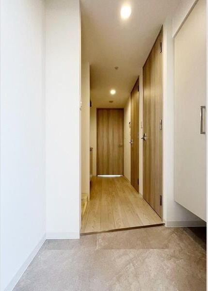 大阪市浪速区稲荷１丁目の賃貸マンションの玄関