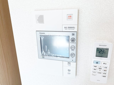 【セキュリティ】 | スワンズシティ大阪エスクレア | モニター付きインターホンです