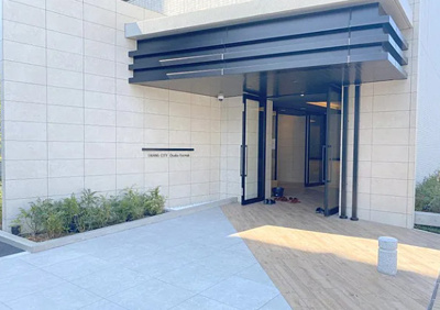 【エントランス】 | スワンズシティ大阪エスクレア | ゆとりのあるエントランスです