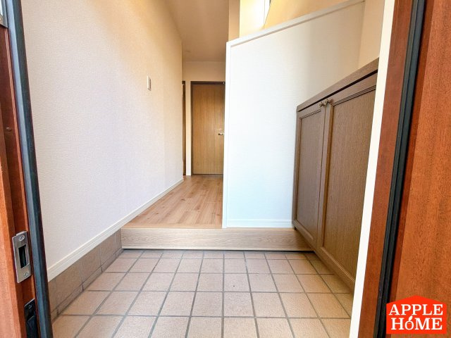 さいたま市北区宮原町　中古戸建の玄関|玄関収納あり