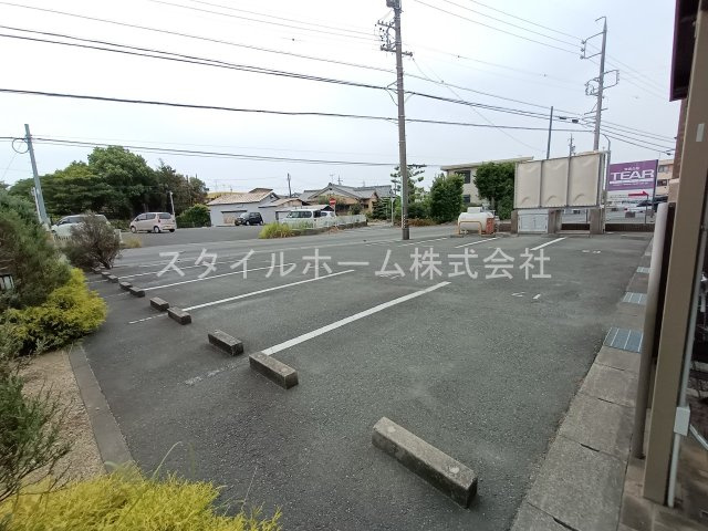 ボンヌシャンス壱番館の駐車場