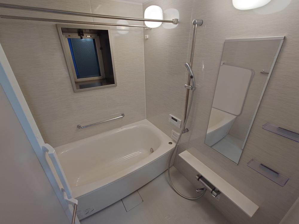 ユニハイム枚方牧野の浴室|ユニットバス　浴室換気乾燥暖房機
■物件内覧・資金計画相談・住宅ローン相談、リフォーム相談、お問合せ受付中■
※当日・翌日のご内覧、ご相談はお電話でのお問合せがスムーズです！