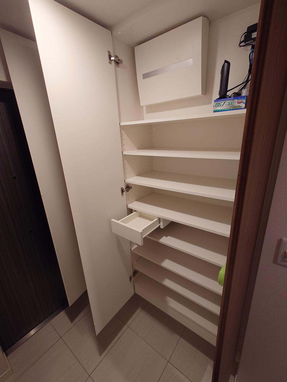 ユニハイム枚方牧野の収納|シューズボックス
■物件内覧・資金計画相談・住宅ローン相談、リフォーム相談、お問合せ受付中■
※当日・翌日のご内覧、ご相談はお電話でのお問合せがスムーズです！