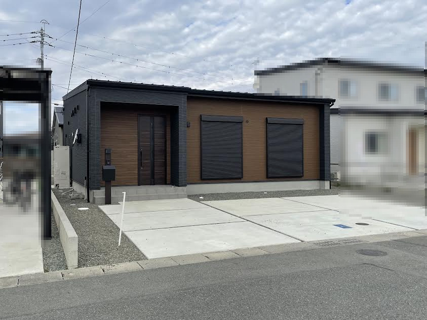 八代市古閑中町築後未入居の外観