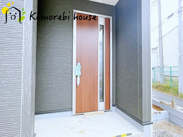 蓮田市根金　新築一戸建て　リーブルガーデン　01の玄関|ゆったりとした玄関です