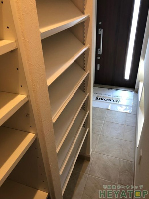 【玄関】 | 植田山3丁目戸建貸家 | 玄関シューズボックス