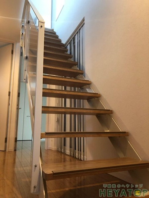 【内装】 | 植田山3丁目戸建貸家 | 階段