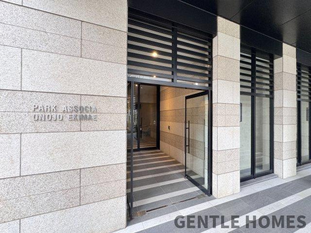 パークアソシア大野城駅前のエントランス