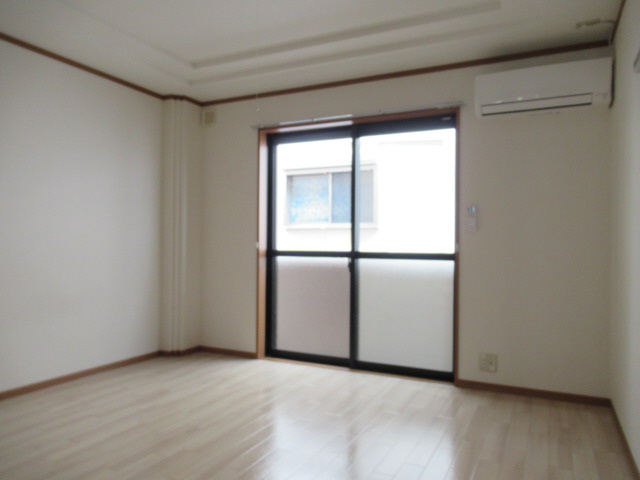 加古川市別府町新野辺のアパートの子供部屋