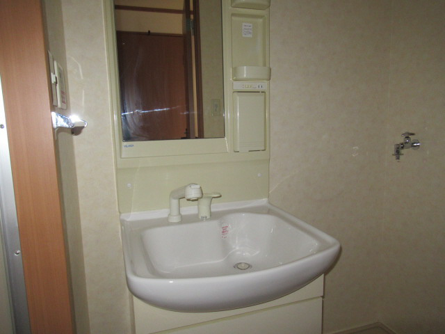 加古川市別府町新野辺のアパートの洗面所