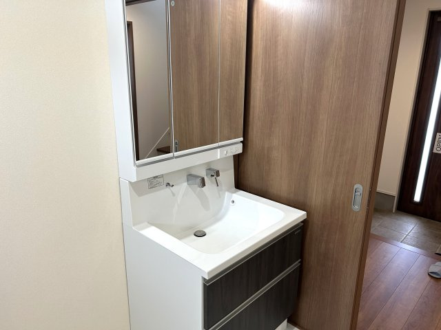 阿賀野市保田≪CUSMO中道≫の独立洗面台