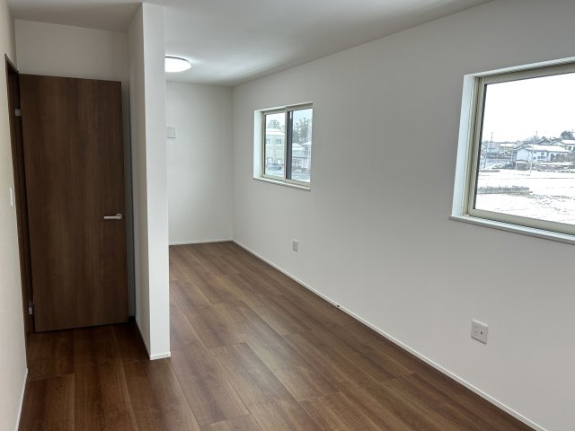 阿賀野市保田≪CUSMO中道≫の洋室