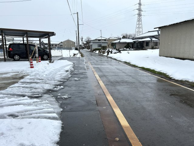 阿賀野市保田≪CUSMO中道≫の前面道路含む現地写真