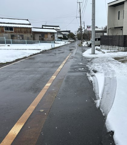 阿賀野市保田≪CUSMO中道≫の前面道路含む現地写真
