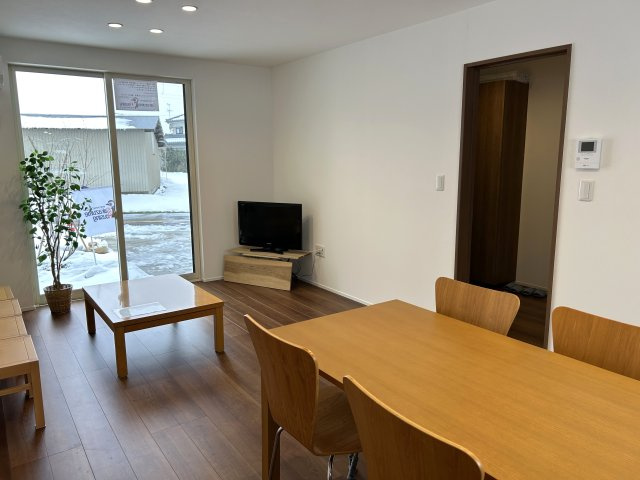 阿賀野市保田≪CUSMO中道≫の居間・リビング