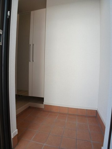 トイロアラヤの玄関