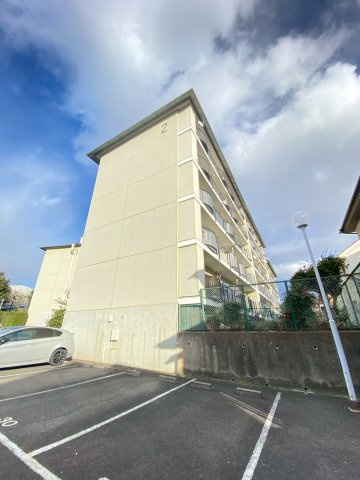 メゾン高槻1号棟の外観