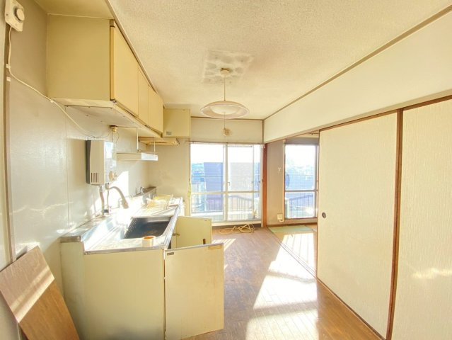 メゾン高槻1号棟の居間・リビング