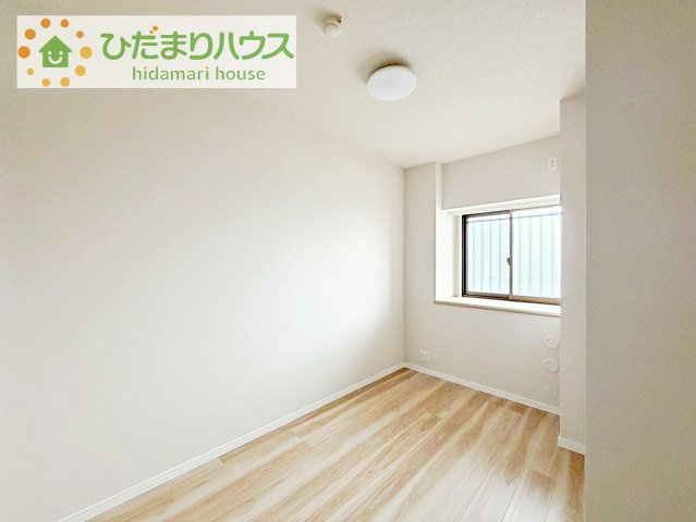 【洋室】 | ハーモニータウン新取手弐番館 | 机にベットを置けば子供部屋の完成です！