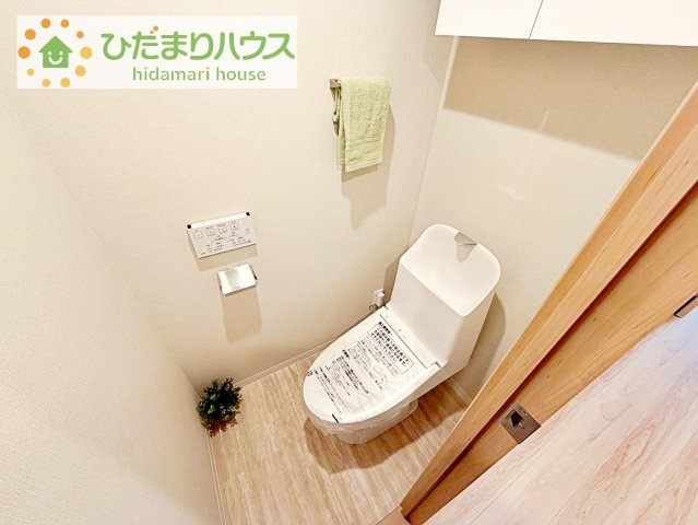 【トイレ】 | ハーモニータウン新取手弐番館 | 白を基調としたトイレは、インテリア次第でどんな空間になるかワクワクしますね♪