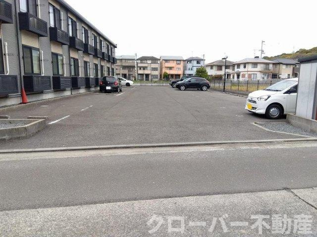 レオパレスオリーブの駐車場