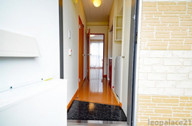 落ち着いた玄関です