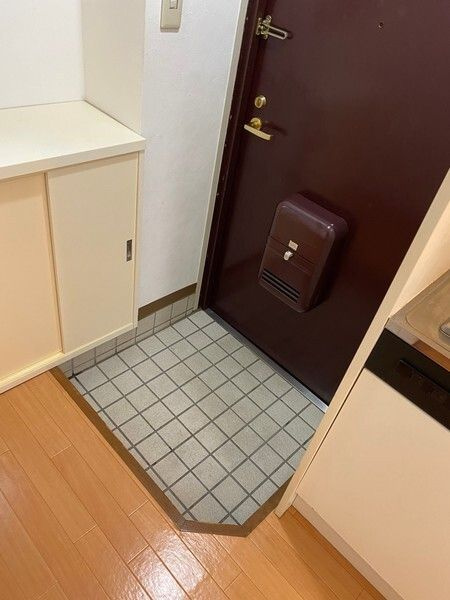 ブックB棟の玄関