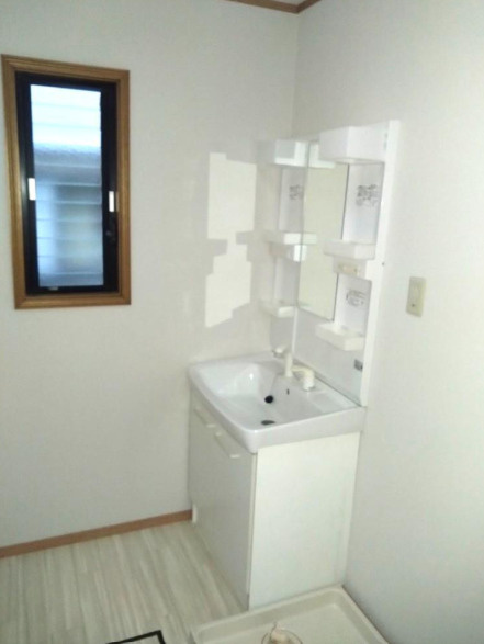 伏見区羽束師菱川町の独立洗面台