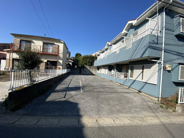 落ち着いた雰囲気の外観です