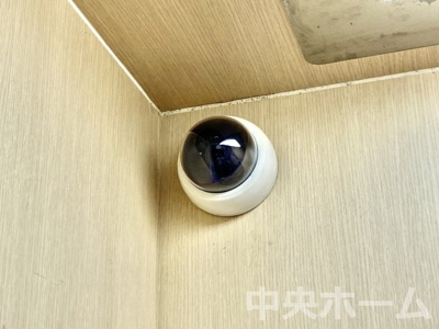 【防犯設備】 | リバーサイドタウン木場南スカイハイツ | 【防犯カメラ】何かあった時の大事な証拠になることももちろんなりますが、防犯というくらいですので大事なのは防犯カメラがあることによって抑止力につながることですよね。