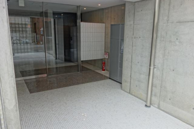 【エントランス】 | エグゼ西大阪 | 建物の内部です