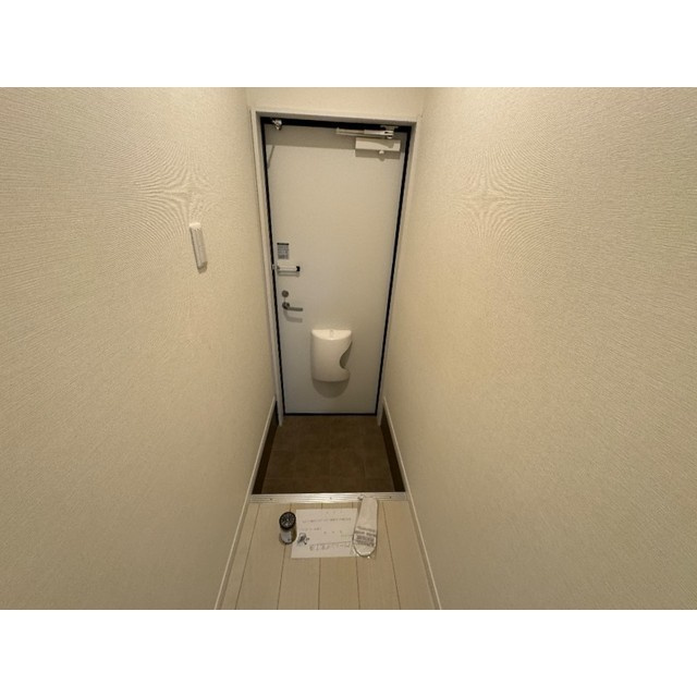 収納もある玄関です