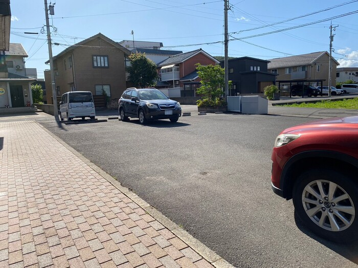 サンドミールの駐車場