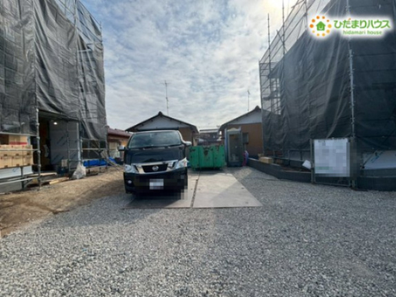 行田市佐間　第3期　新築一戸建て　ワイウッドコート　02の駐車場