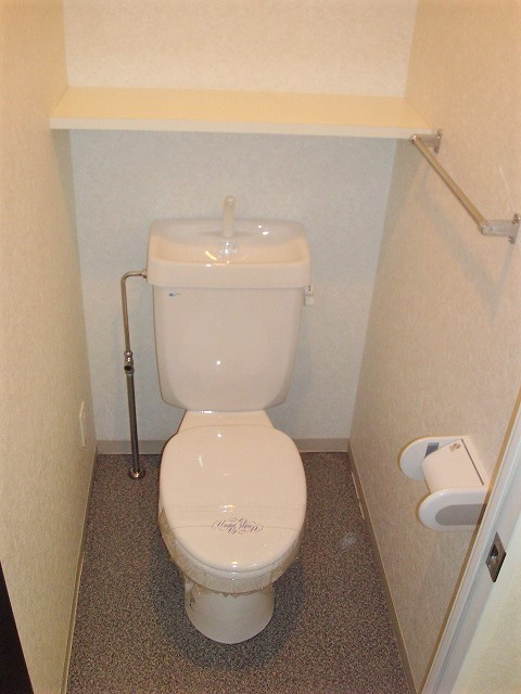 エンクレスト赤坂弐番館のトイレ|ゆったりとした空間のトイレです