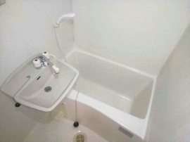 日々の疲れを癒すお風呂付です