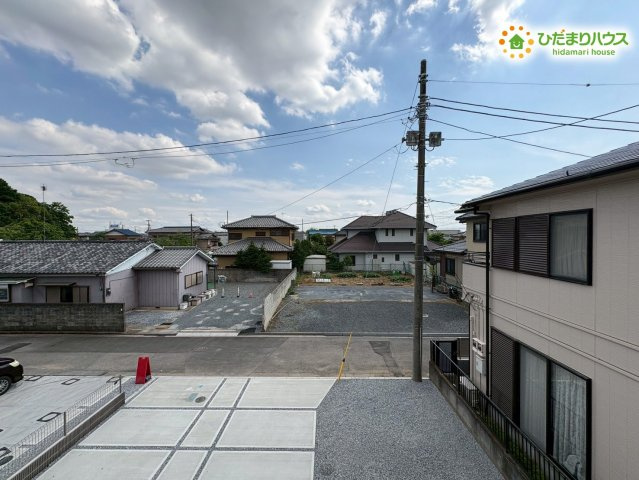 行田市桜町　第1期　新築一戸建て　ワイウッドコート　01の展望|２階のバルコニーからは、視界を遮る高い建物がない開放的な景色が広がります！心地よい風が通り抜け、お洗濯物もしっかりと乾きます♪ちょっと一息つきたい時に、空を眺めてリフレッシュできる特別な空間です！