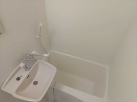 日々の疲れを癒すお風呂付です