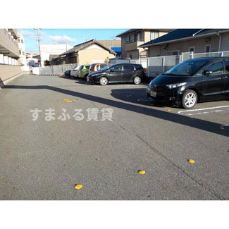 【駐車場】