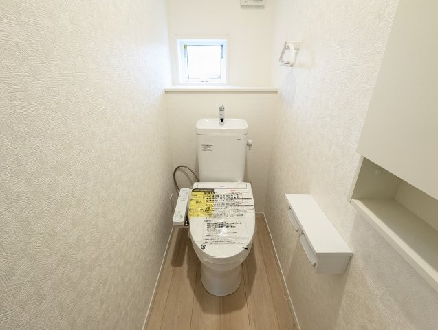 ひたちなか市磯崎町　第３のトイレ|窓付きで換気ができ、常に快適なスペースでお一人時間を☆彡