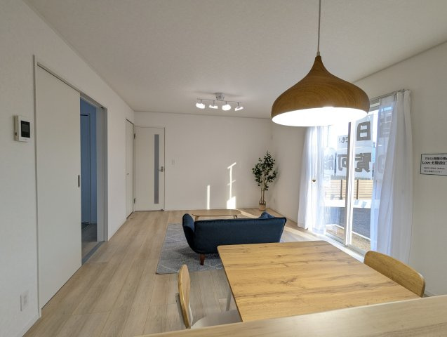 ひたちなか市磯崎町　第３の居間・リビング|一日の長い時間を過ごすリビング♪自然と家族が集まれる空間！家族団らんの時間を優しく見守るリビング～