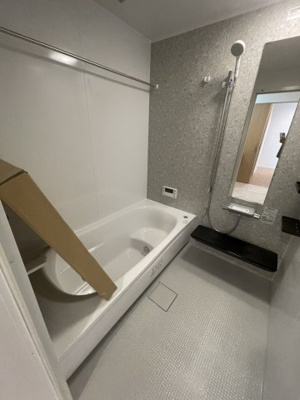 【内観：施工例】 | 【プレイワーク鳥飼本町3丁目】鳥飼北小・新築建売・4LDK | 落ち着いた空間のお風呂です