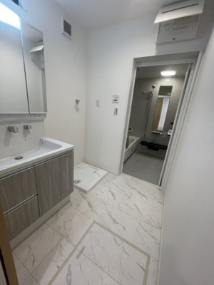 【内観：施工例】 | 【プレイワーク鳥飼本町3丁目】鳥飼北小・新築建売・4LDK | 独立洗面台です