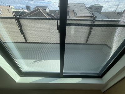 【内観：施工例】 | 【プレイワーク鳥飼本町3丁目】鳥飼北小・新築建売・4LDK | 外からの目が気にならないバルコニーで洗濯物が干せます