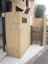 落ち着いたエントランスです